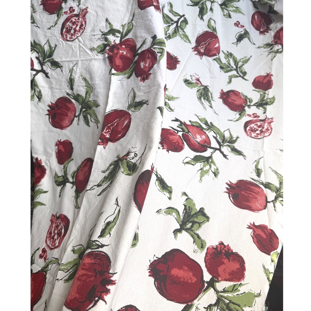 Williams Sonoma Pomegranate Cotton Tablecloth 82x67 White Red Green Rectangular